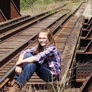 Meet your Posher, Hallee